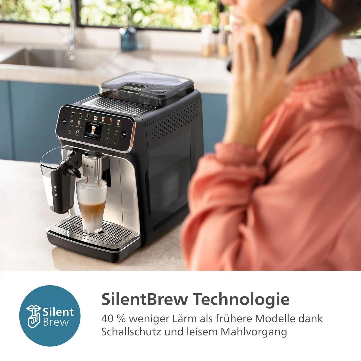 Kaffeevollautomat Philips EP5547/90 mit 19 heißen und eisgekühlten Getränken und 12 Mahlstufen